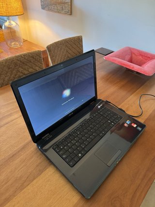 Portátil ASUS A72J 17.3" Intel i7, 1.5TB + Maletín
