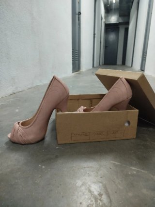 Zapatos de tacón rosa mujer