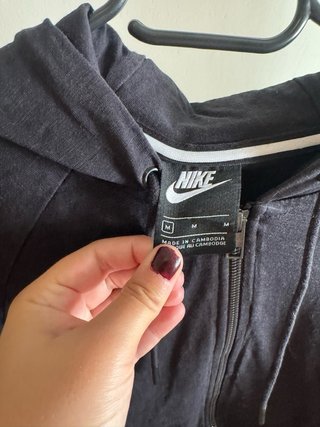 Chaqueta Nike Negra con Cremallera