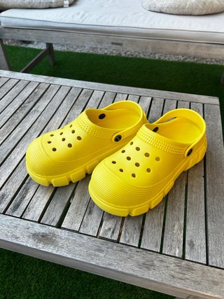 Zapatillas Estilo Crocs Amarillas