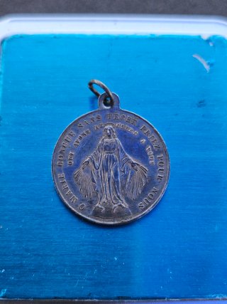 Medalla religiosa Virgen María Antigua