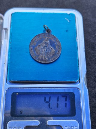 Medalla religiosa Virgen María Antigua
