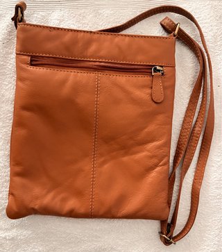 Bolso bandolera de cuero marrón