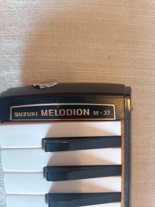 Melódica Suzuki M-37 Melodion