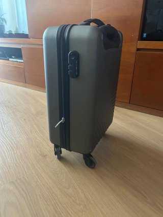 Maleta de viaje negra
