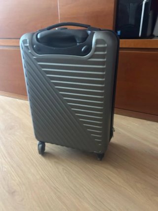 Maleta de viaje negra