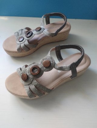 Sandalias Amarpies Plata y Dorada Talla 39