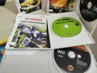 Lotto 4 giochi Wii: Driver, Need for Speed, Yamaha