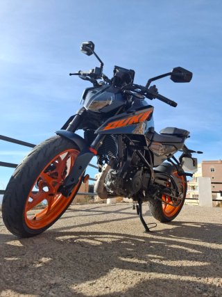 KTM Duke 125 2024 Azul/Naranja