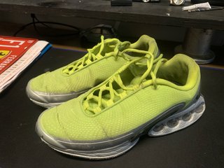 Nike Verde y Plata