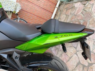 Kawasaki Z750 ABS Verde y Negra