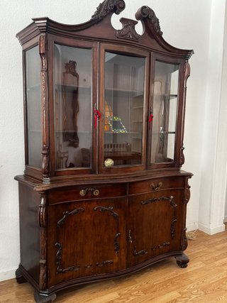 Aparador antiguo madera maciza con vitrina