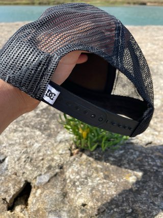 Gorra DC Shoes trucker GAS STATION Negro Hombre