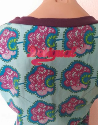 Camiseta Desigual Talla L Flores y Estrellas