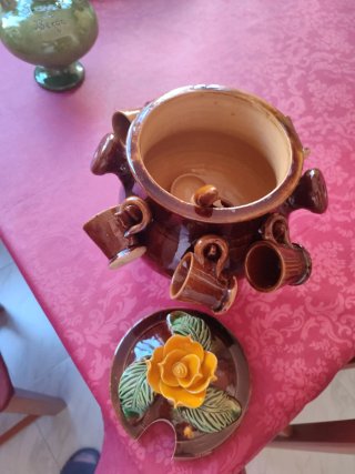 Bruciatore di liquore in ceramica con tazze