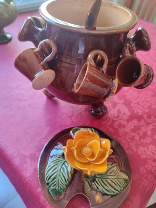 Bruciatore di liquore in ceramica con tazze