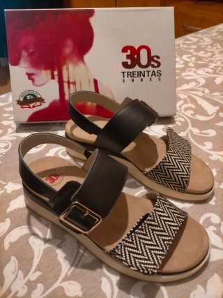 Sandalias cuña baja 30s TREINTAS SHOES T.37