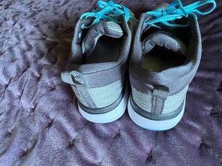 Zapatillas Skechers Gris y Turquesa Talla 39