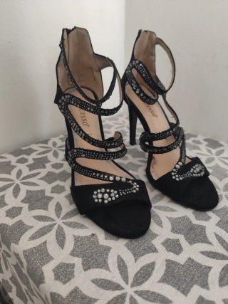 Scarpe eleganti tacco alto con strass