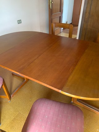 Mesa redonda de 90 extensible y 4 sillas de madera