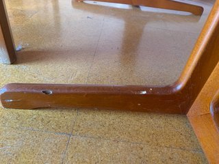 Mesa redonda de 94 extensible y 4 sillas de madera