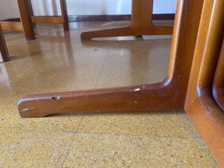 Mesa redonda de 94 extensible y 4 sillas de madera