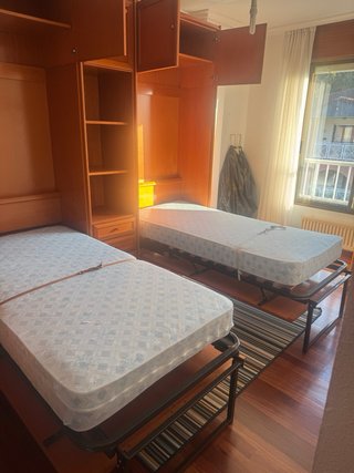 Mueble dormitorio 2 camas plegables- Castro Urdial