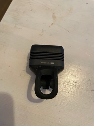 Luz Delantera Knog Blinder Road 600