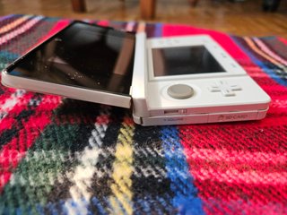 Nintendo 3DS Blanca + Cargador - Muy Buen Estado