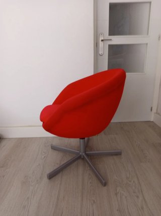 Sillón de lectura rojo
