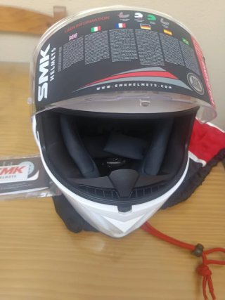 Casco de moto SMK Talla L integral, nuevo