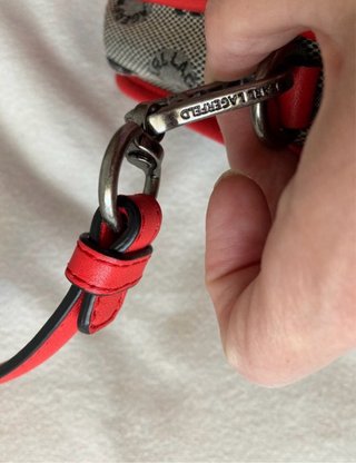 Bolso Karl Lagerfeld gris y rojo