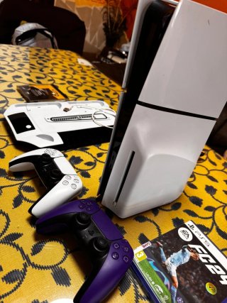 PS5 Impecable + 2 Mandos + FC24