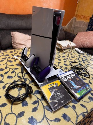 PS5 Impecable + 2 Mandos + FC24