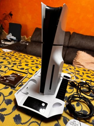 PS5 Impecable + 2 Mandos + FC24