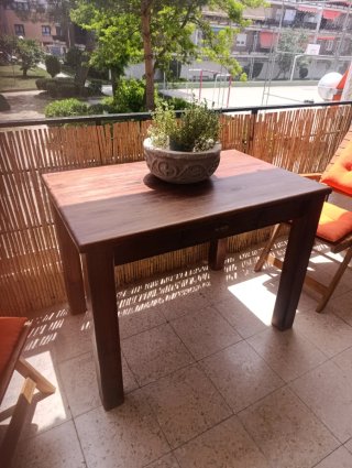 Mesa de madera maciza