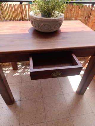 Mesa de madera maciza