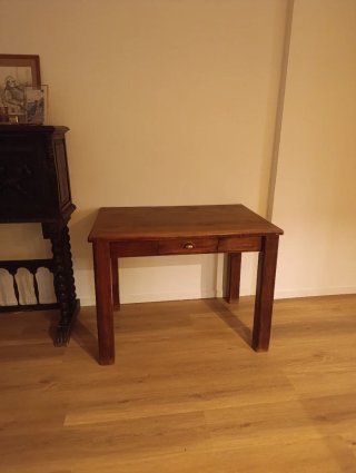 Mesa de madera maciza