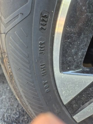 Pneumatici Estivi Goodyear 215/60 R17 96H