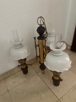 Lampada da soffitto vintage dorata e in legno