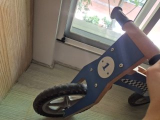 Bicicleta de madera para niños