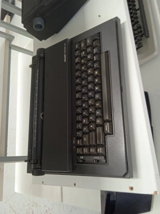 Máquina de escribir Olivetti Praxis 20