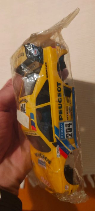Scalextric Peugeot 405 T.T. 7733 Amarillo exin