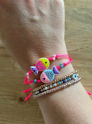 Bracciale con pesciolini colorati