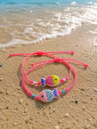 Bracciale con pesciolini colorati