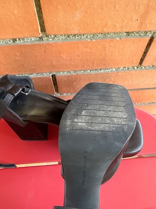 Zapatos de tacón Pull&Bear negros