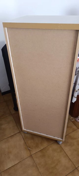 Cajonera rosa con ruedas