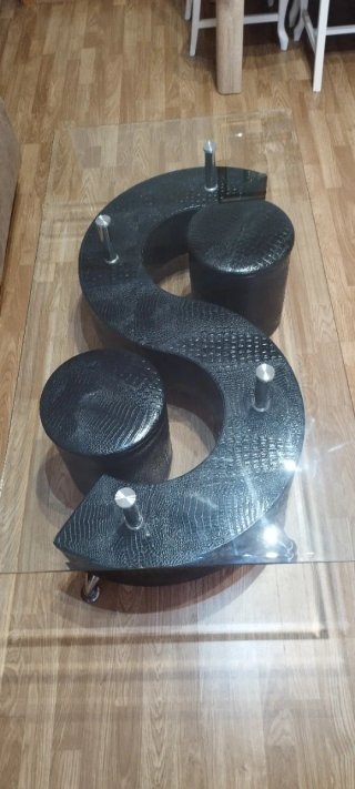 Mesa centro cristal negra diseño curvo