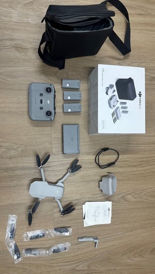 Dron DJI Mini 2 SE Fly More Combo