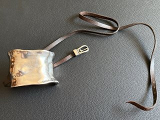 Pulsera UNO de 50 Plata y Piel Marrón.